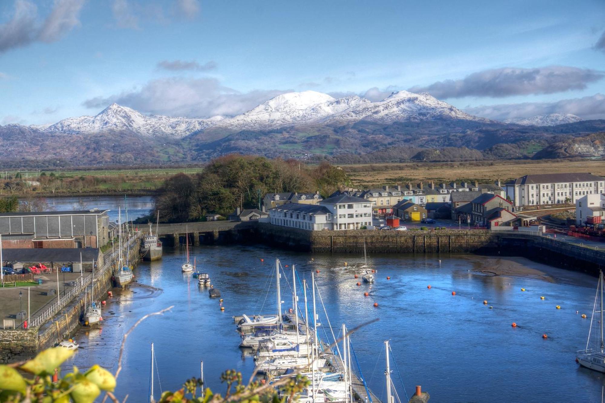 Porthmadog, Sleeps 11, 5 Bedrooms, 5 Bathrooms, Mountain Views Екстериор снимка