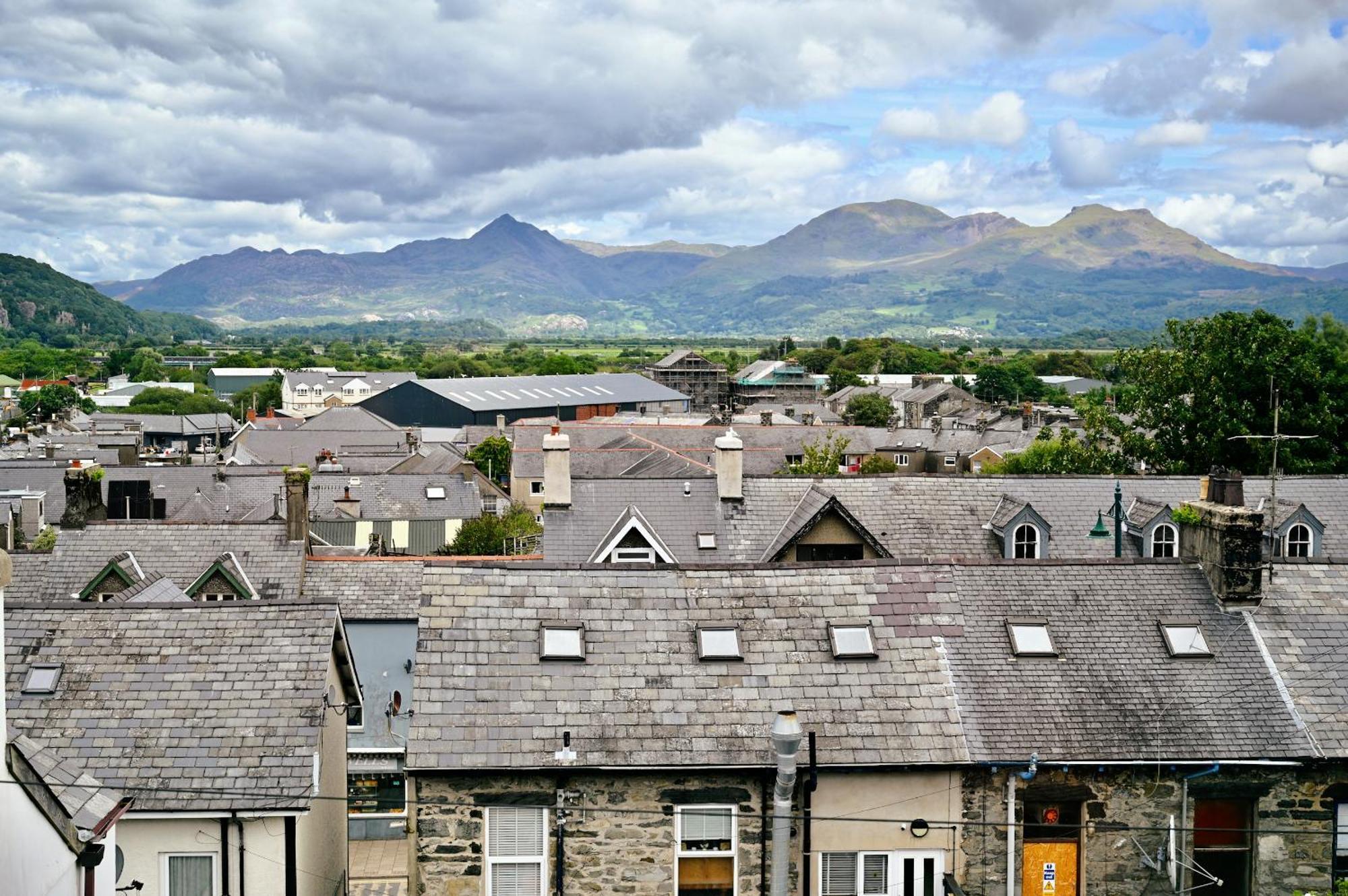 Porthmadog, Sleeps 11, 5 Bedrooms, 5 Bathrooms, Mountain Views Екстериор снимка